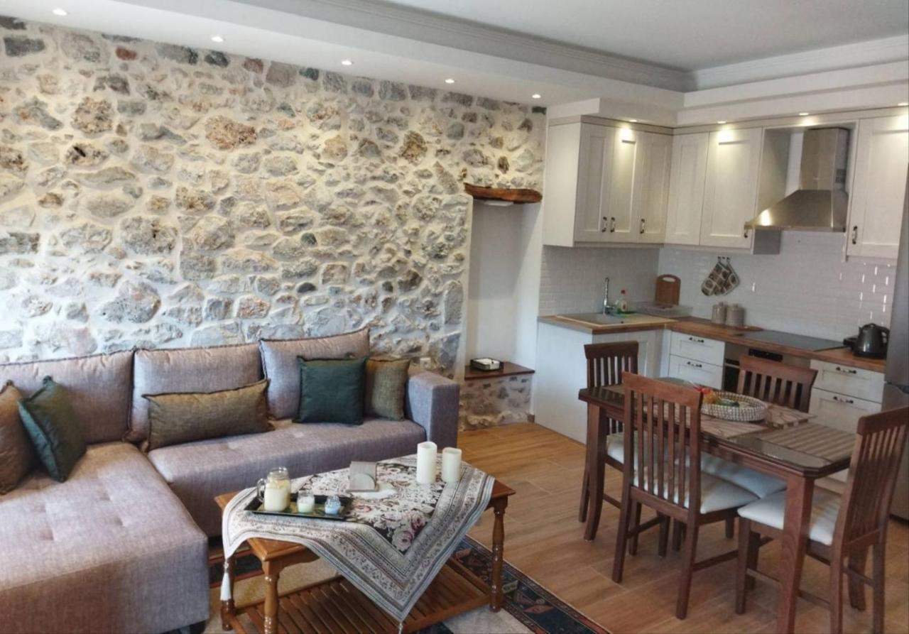 Tsolakis Luxury House Leonídion Exterior foto